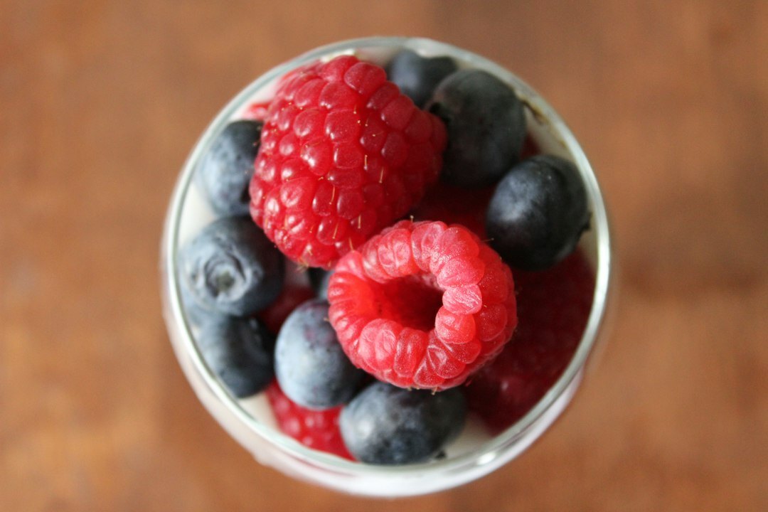 yogurt parfait with fruit